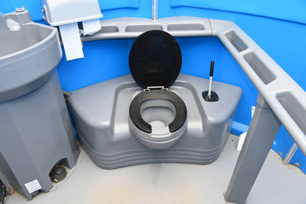 Best Portable restroom trailer rental  in Ferrysburg, MI